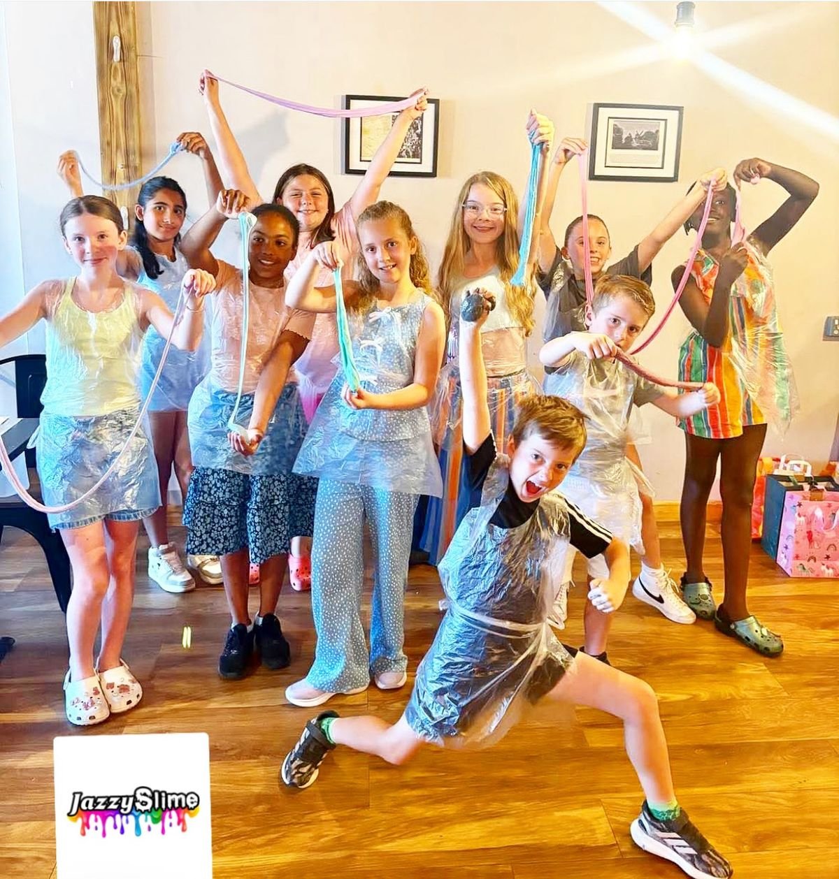 A real moment of slime-making fun at a Jazzy Slime party (5)